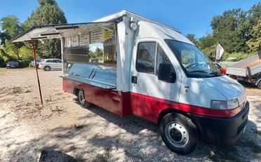 FIAT DUCATO FOOD-TRUCK Diesel 2500 CV 84 Km 195.800 certificati