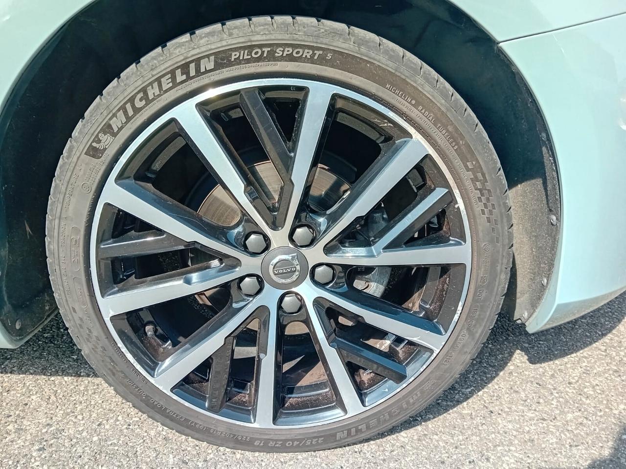 Volvo V40 2.0 d2 Momentum my17 E6