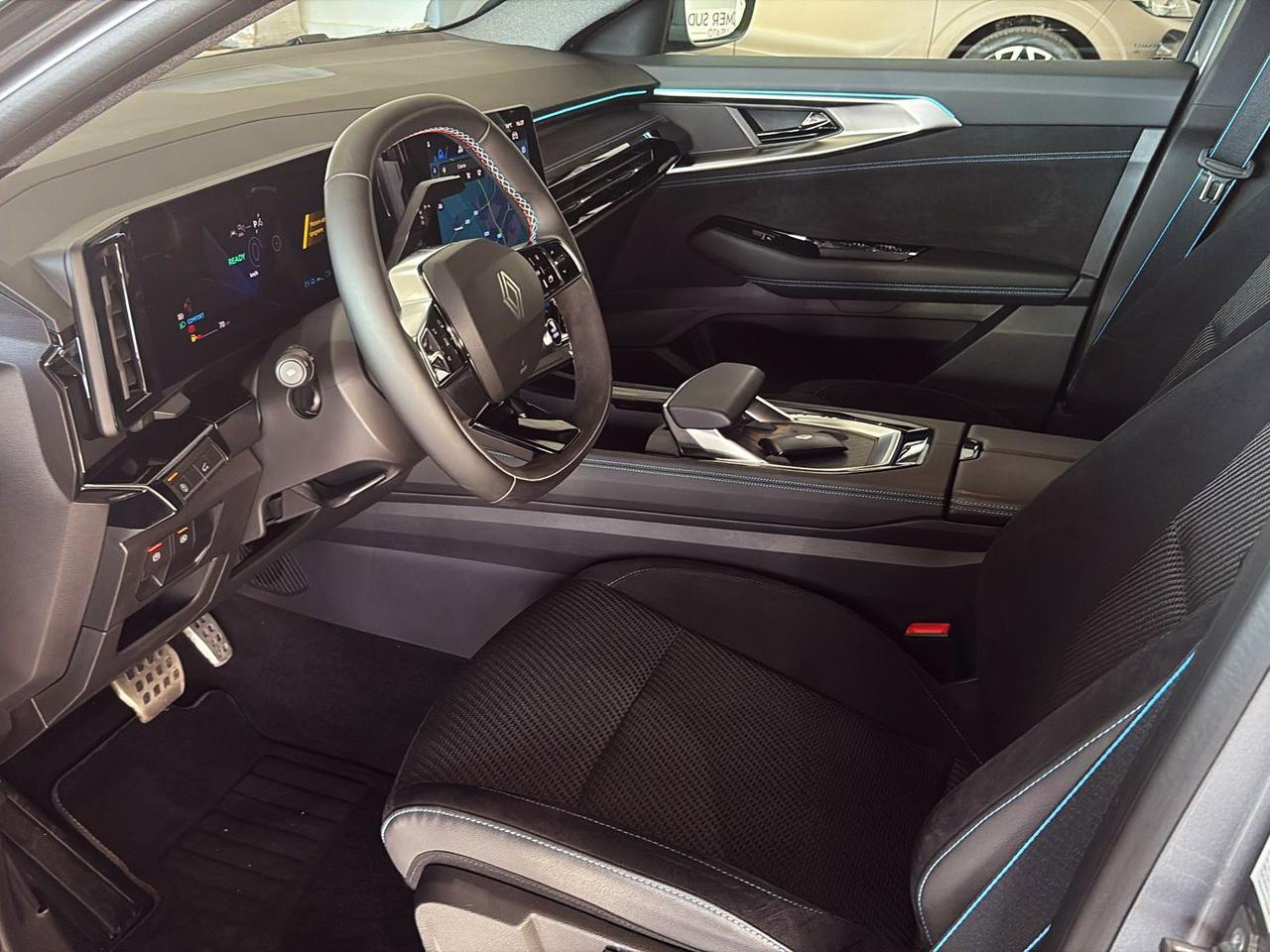 RENAULT Austral 2023 - Austral 1.2 E-Tech full hybrid Iconic Esprit