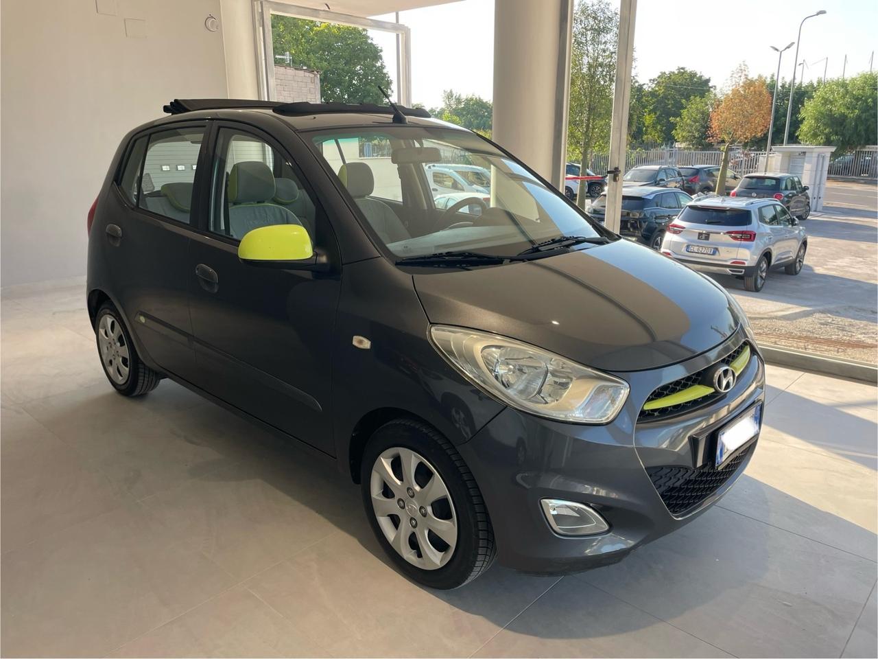 Hyundai i10 1.1 12V Fiorucci Soft Top Cabrio