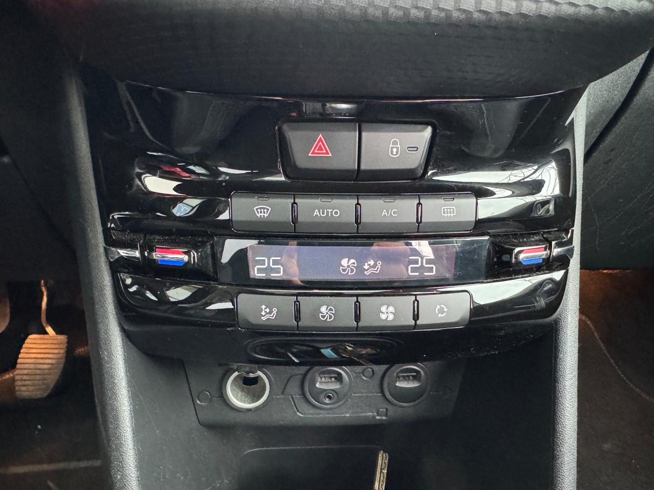 Peugeot 2008 1.6 e-HDi 115 CV Allure