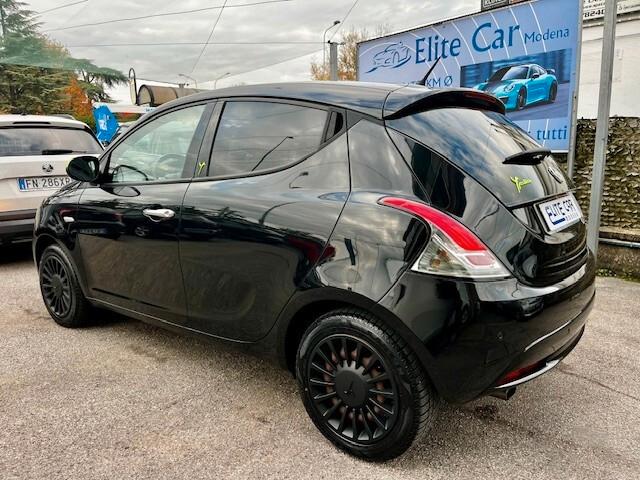 Lancia Ypsilon BLACK 1.2 69cv " SENSORI DI PARCHEGGIO/BLUETOOTH/.