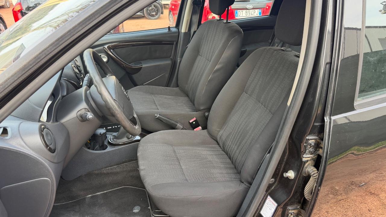 Dacia Duster 1.6 benzina 110CV 4x2 Lauréate