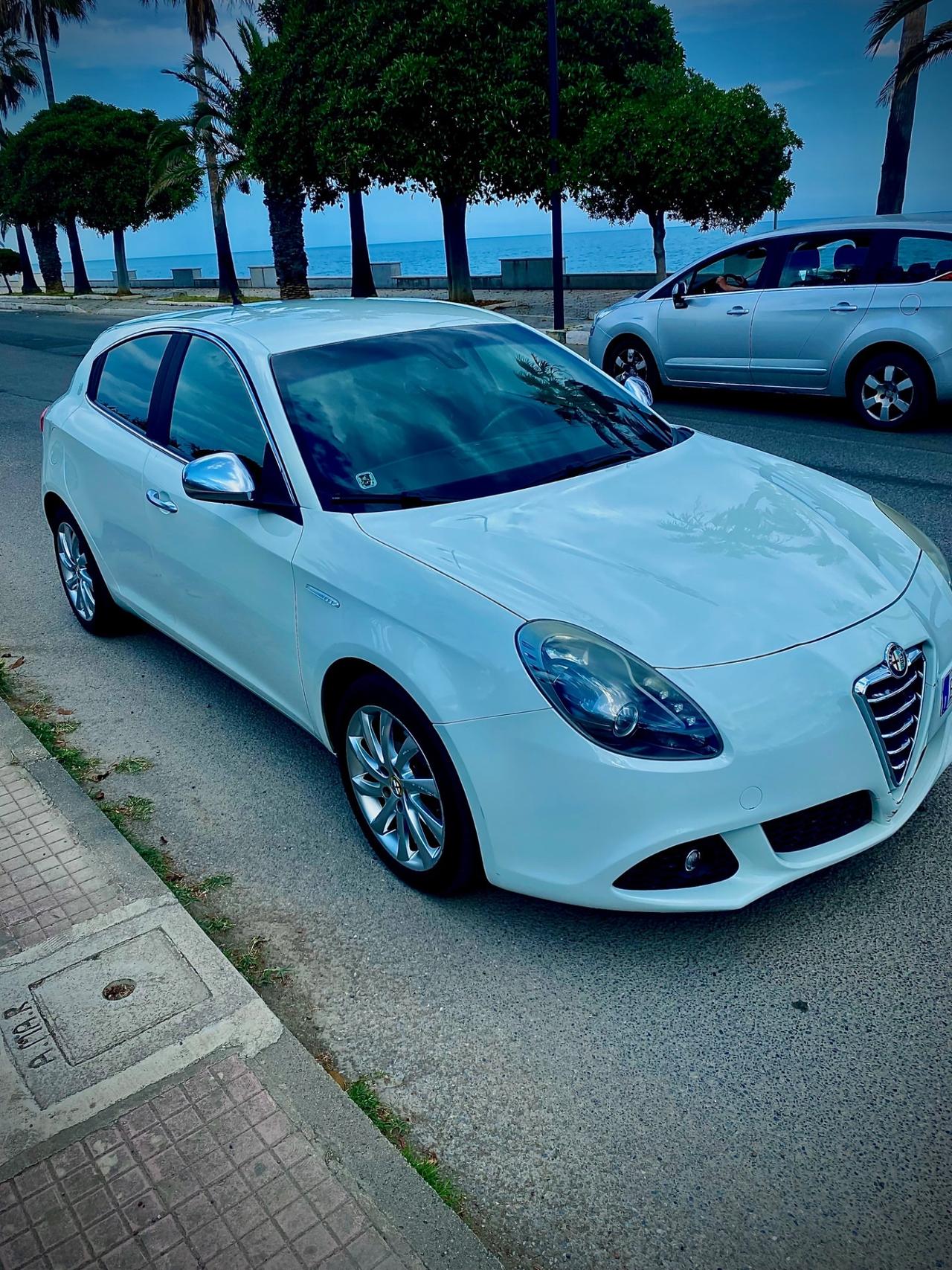 Alfa Romeo Giulietta 1.6 JTDm-2 105 CV Distinctive