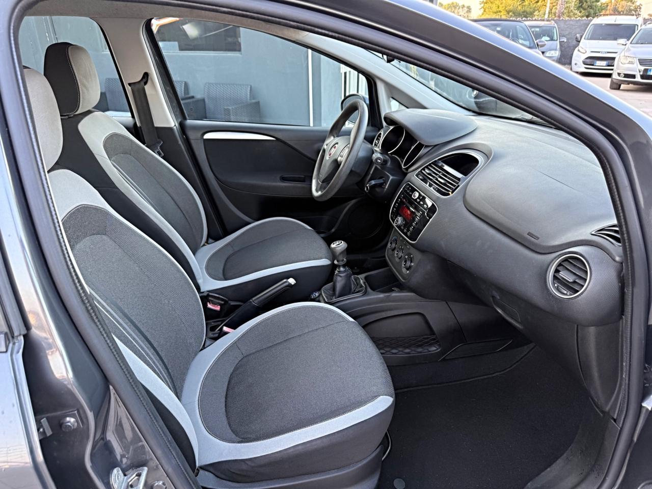 Fiat Punto 1.2 8V 5 porte Lounge Perfette Condizioni Garanzia 12 Mesi