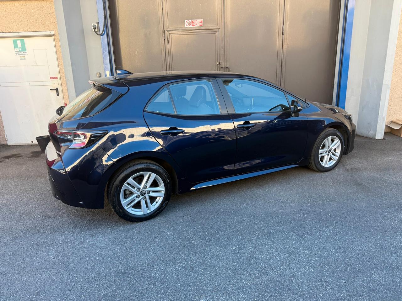 Toyota Corolla 1.8 Hybrid Business