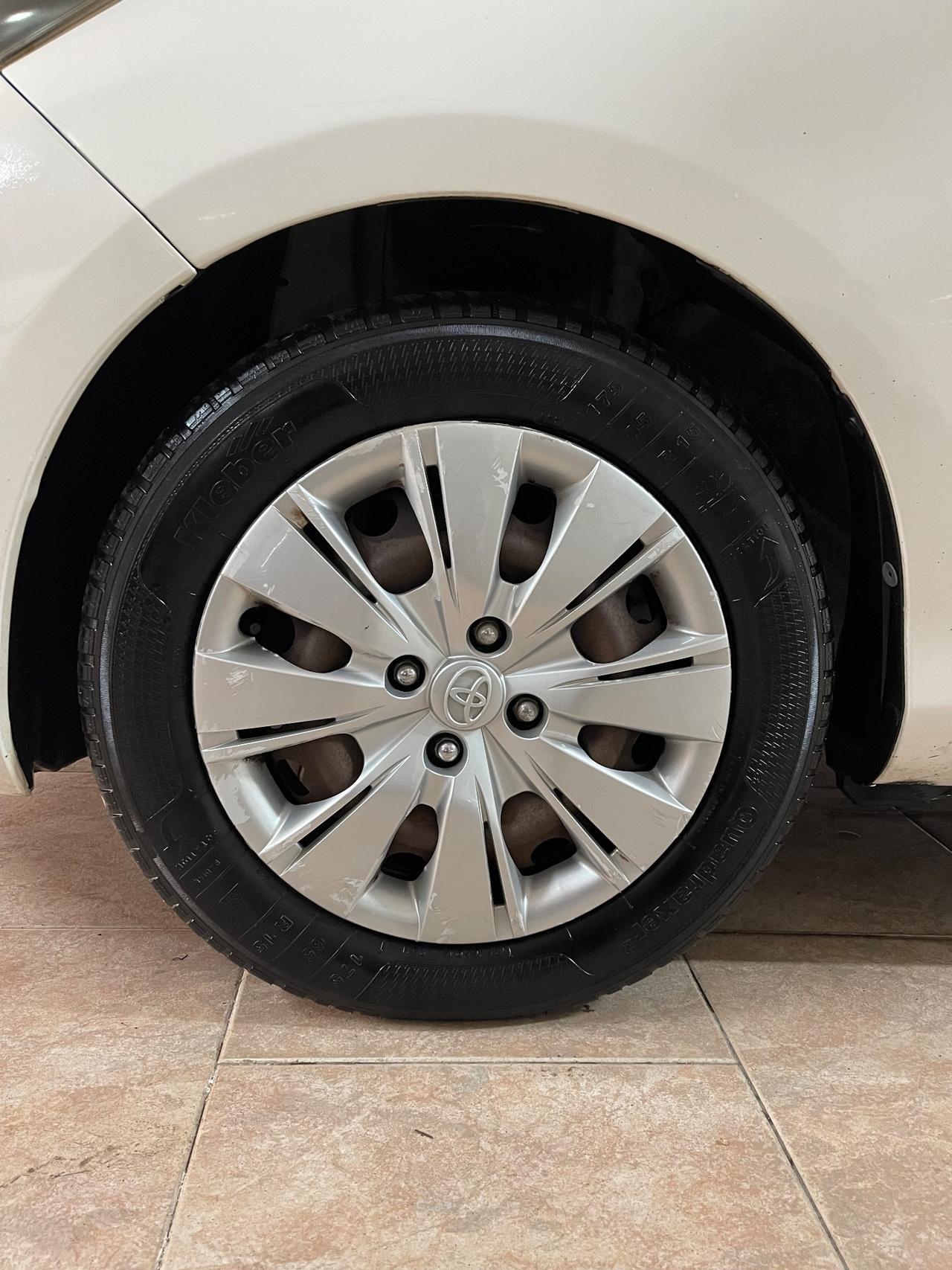 Toyota Yaris 1.3 5 porte Lounge