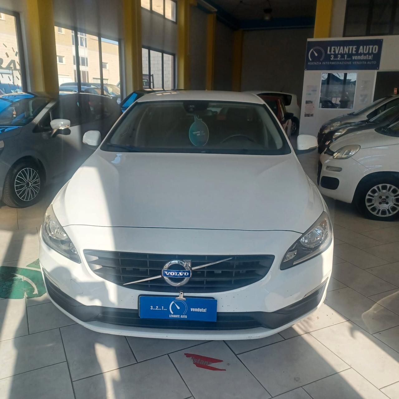 35.000KM MOTORE SOSTUITITO VOLVO V60 2.0 TDI AUTOM