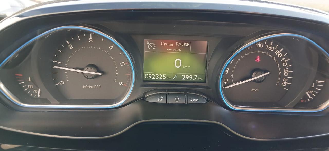Peugeot 2008 BlueHDi 100 Allure - 2016