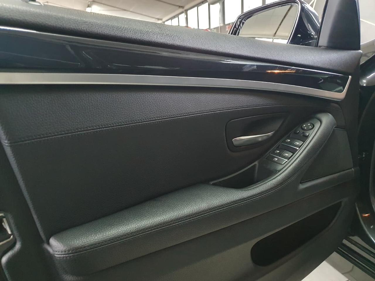 Bmw 520d xDrive Touring Luxury