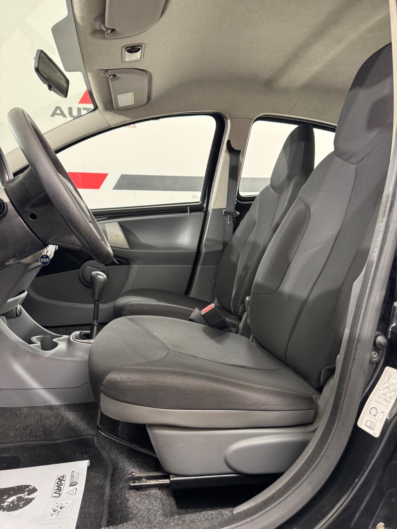 Toyota Aygo 1.0 12V VVT-i 5 porte Deep Ocean Connect MMT