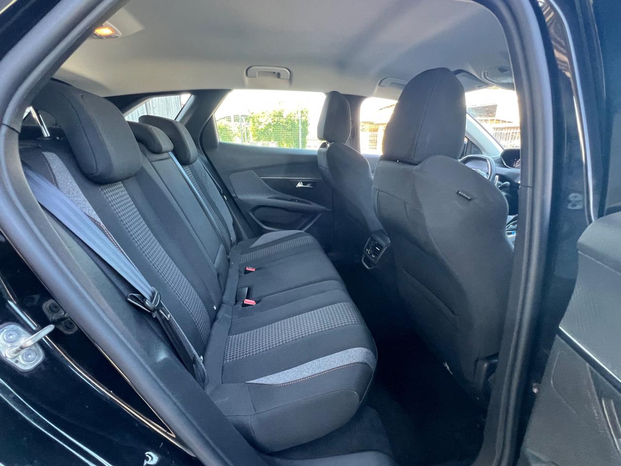 Peugeot 3008 BlueHDi 130cv Active Business