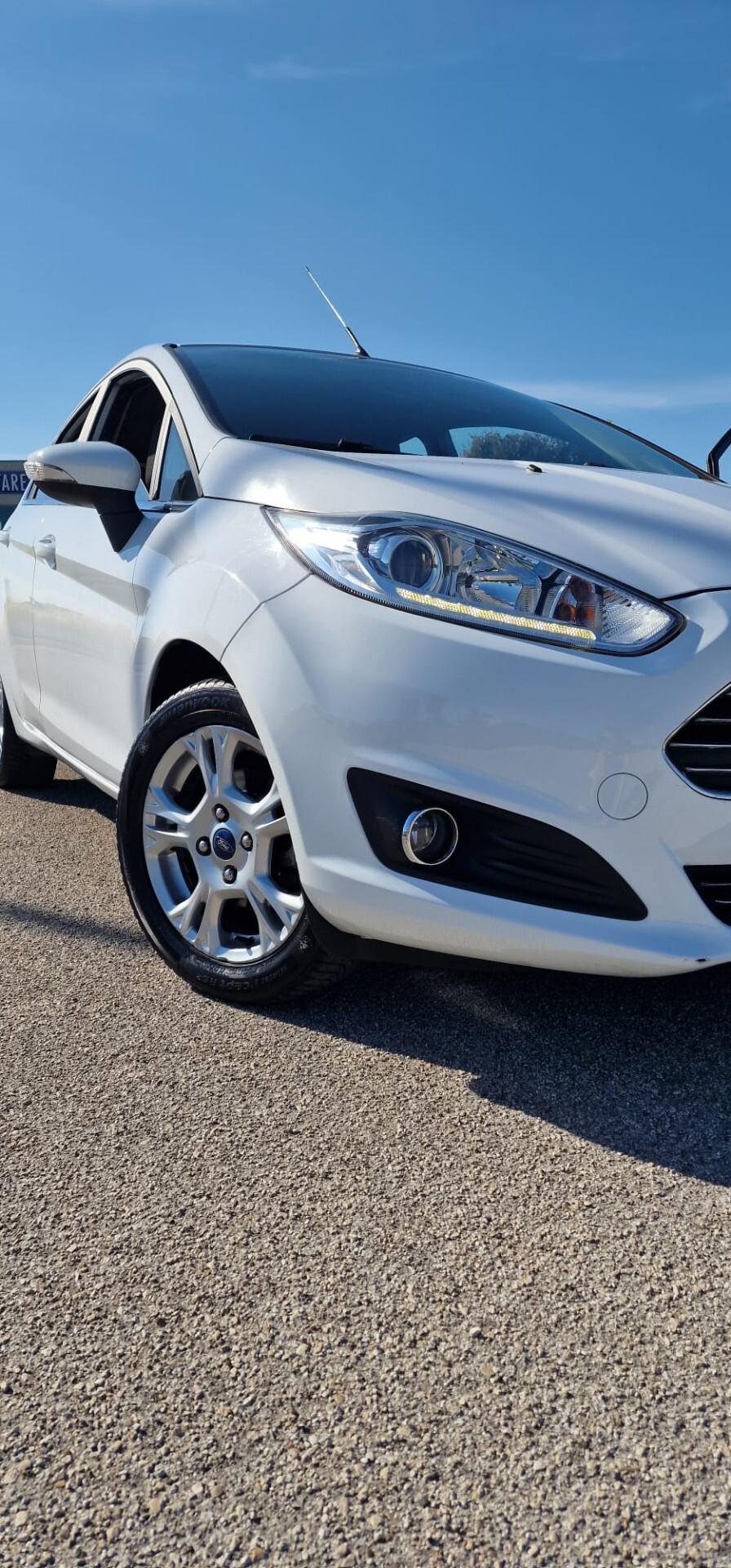 Ford Fiesta 1.2 60CV Black & White Edition 2015