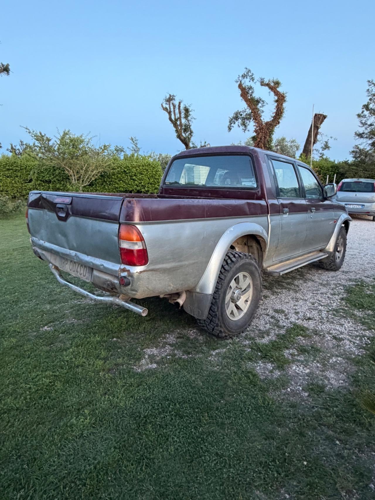 Mitsubishi L200 2.5 TDI 4WD Club Cab Pick-up GL