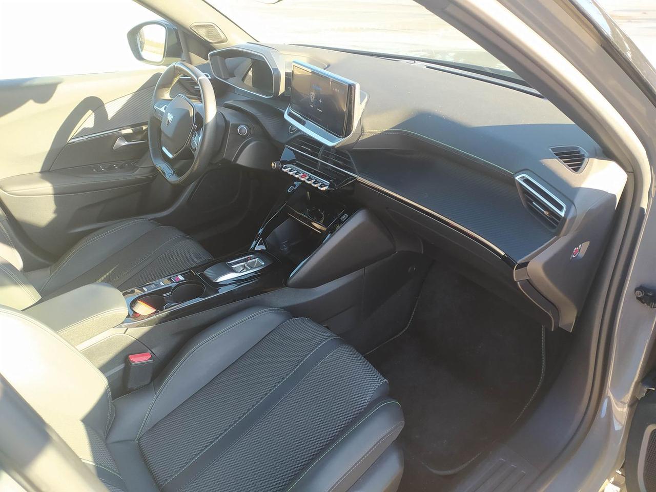 Peugeot 2008 GT e-2008 156 #8105