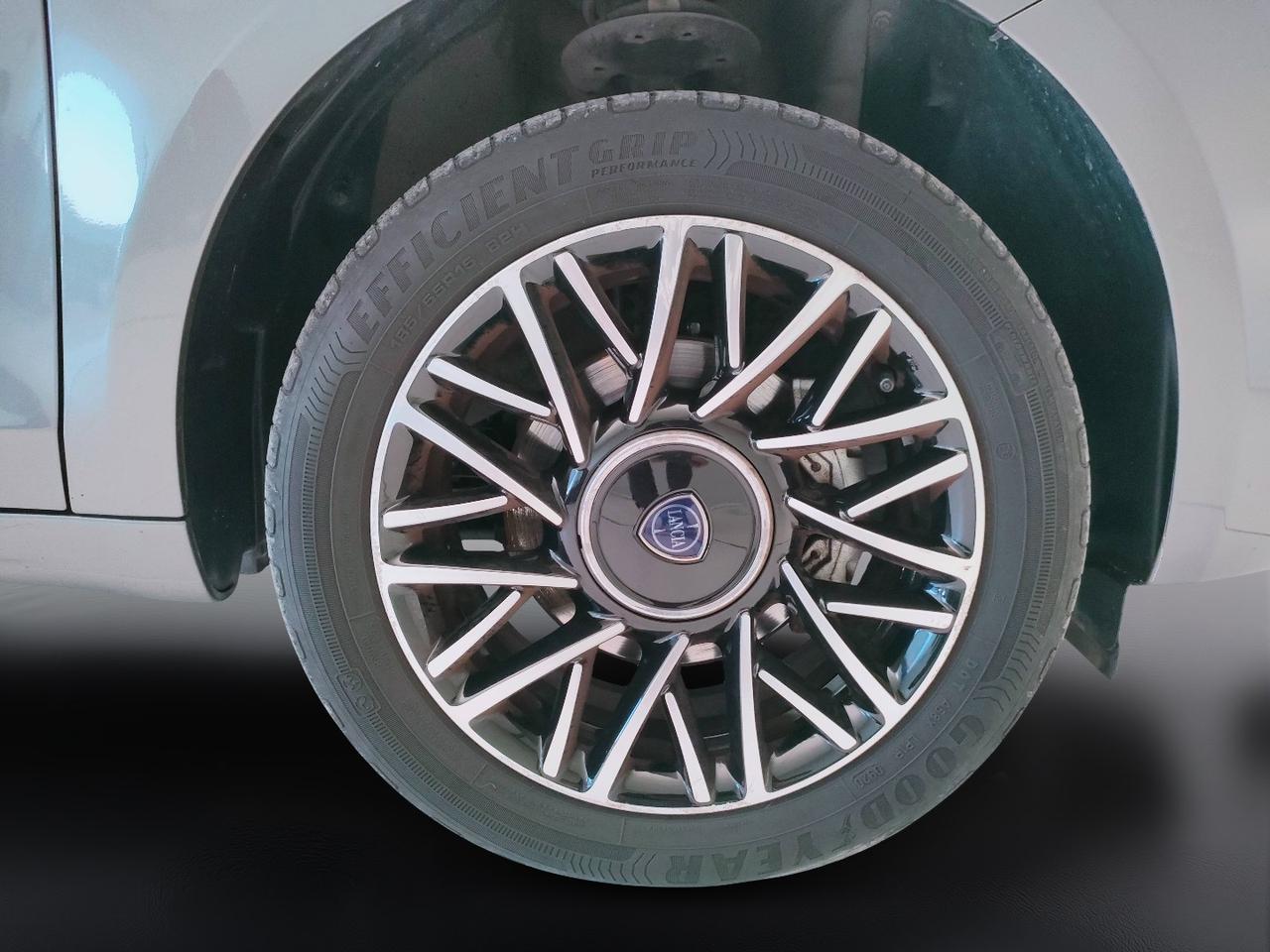 LANCIA Ypsilon III 2015 - Ypsilon 1.0 firefly hybrid Gold s&s 70cv