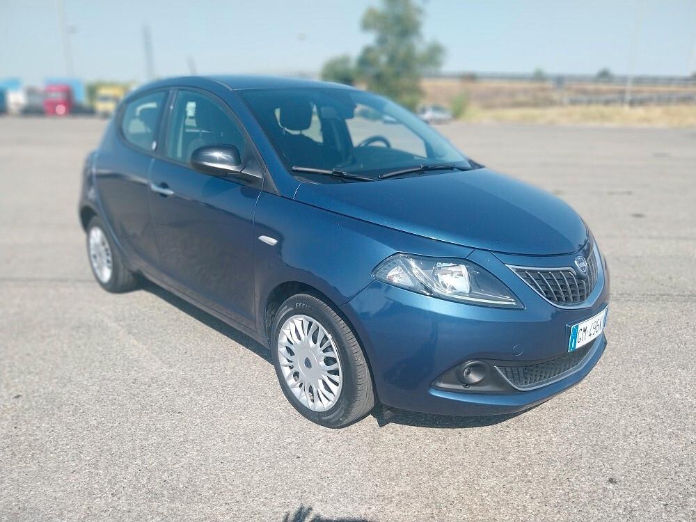 Lancia Ypsilon 1.0 FireFly 5 porte S&S Hybrid Alberta Ferretti