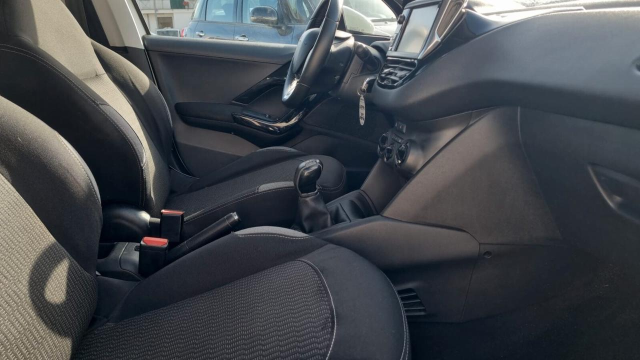 Peugeot 208 PureTech 82 5 porte Allure