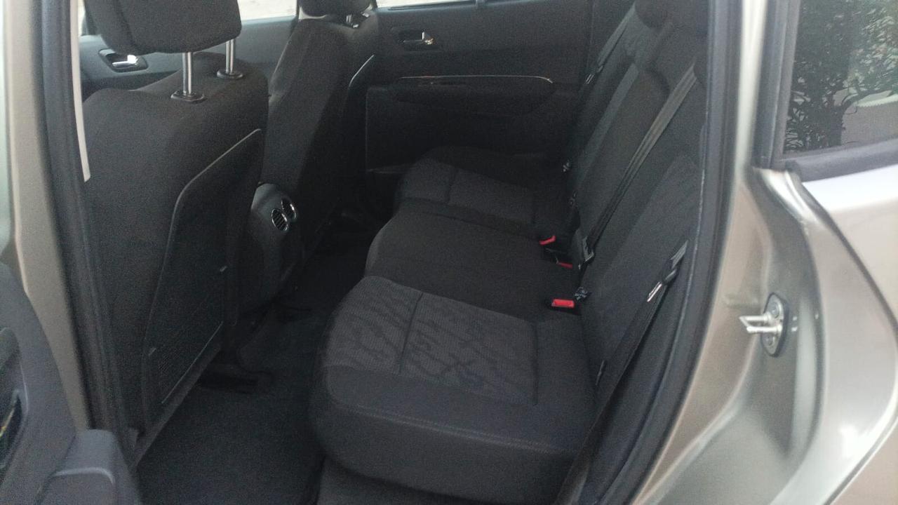 Peugeot 3008 1.6 HDi 110CV cambio robotizzato Premium