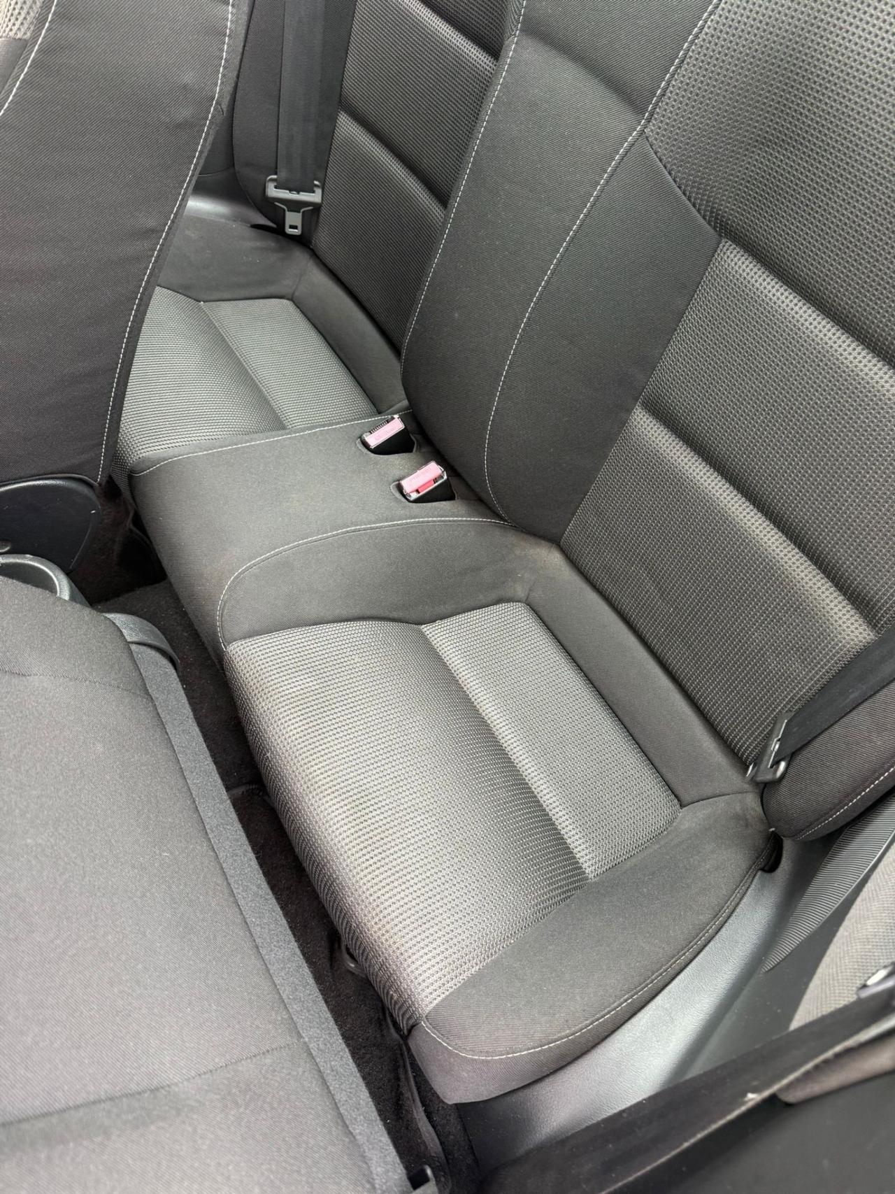 Peugeot 207 1.6 8V HDi 112CV CC Tecno