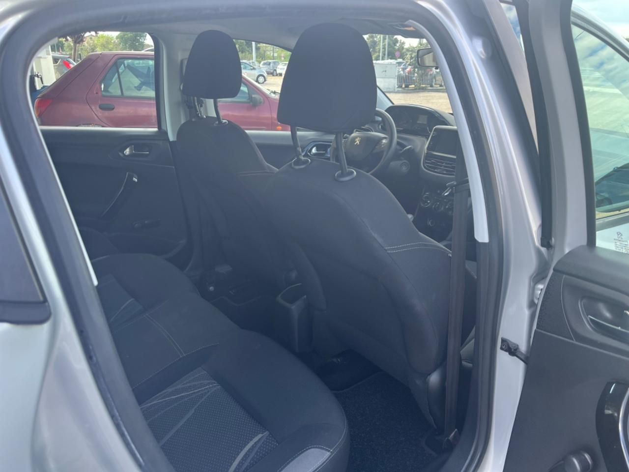 Peugeot 208 1.2 VTi 82 CV 3 porte Allure ok neopatentati