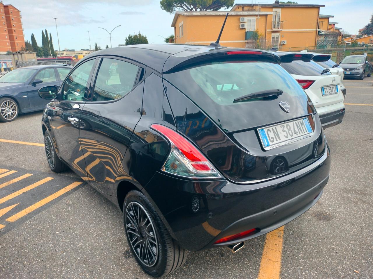 Lancia Ypsilon Hybrid Gold prezzo REALE