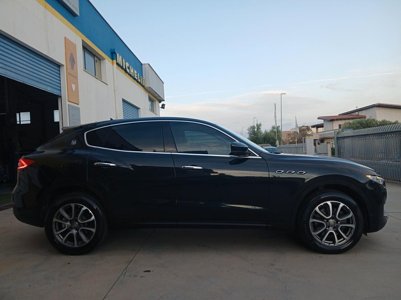 MASERATI Levante 3.0 V6 Diesel 250cv PARI AL NUOVO