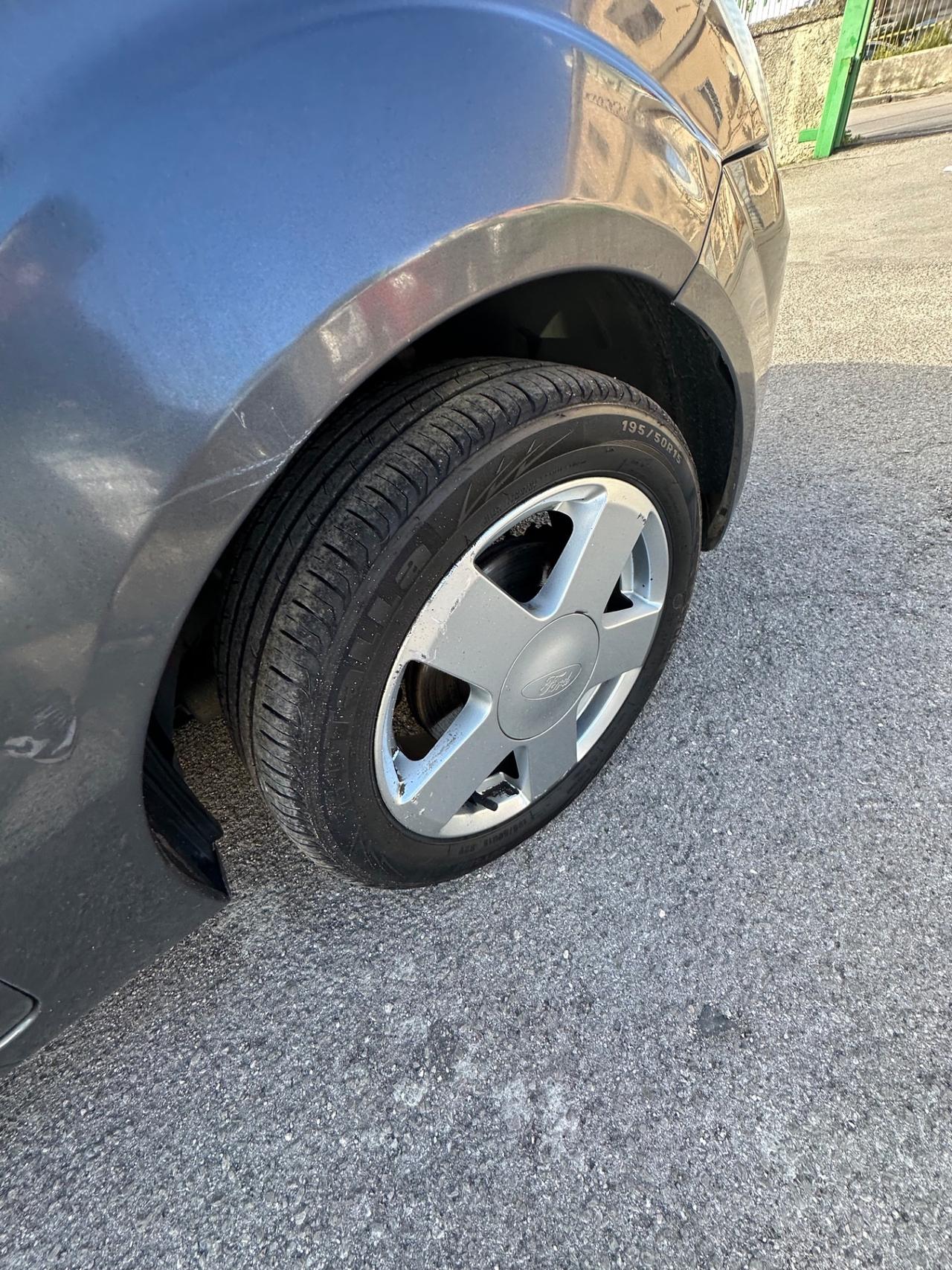 Ford Fiesta 1.2 16V 5p. Ghia