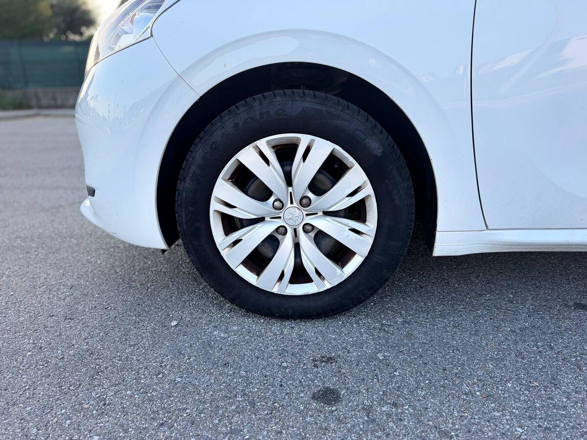 Peugeot 208 1.4 hdi 8v Allure 5p