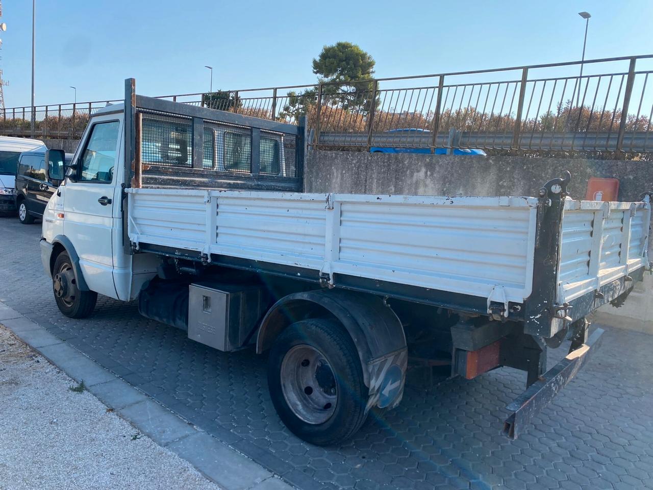 Iveco Daily 35-10 2.8 TD Ribaltabile Trilaterale