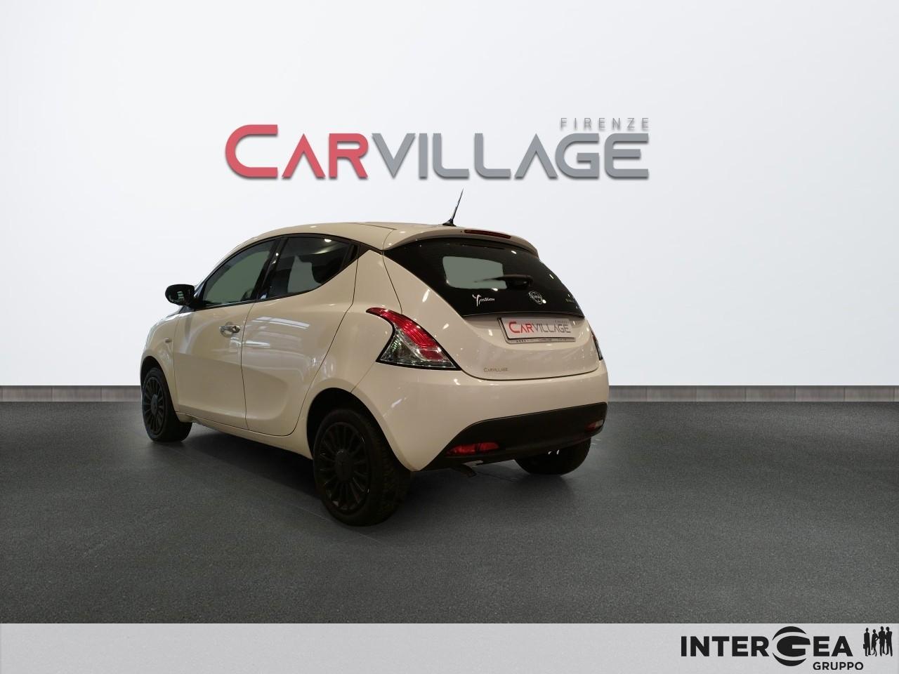 LANCIA Ypsilon 1.0 firefly hybrid Silver s&s 70cv
