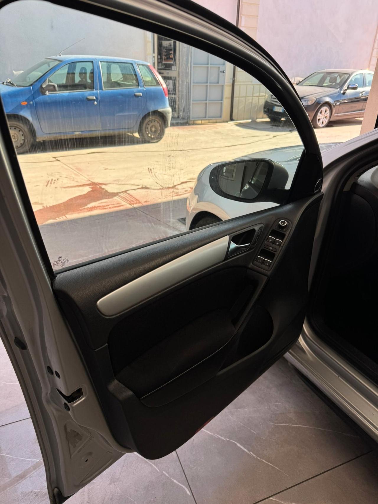 Volkswagen Golf 2.0 TDI 5p. Highline BlueMotion Technology