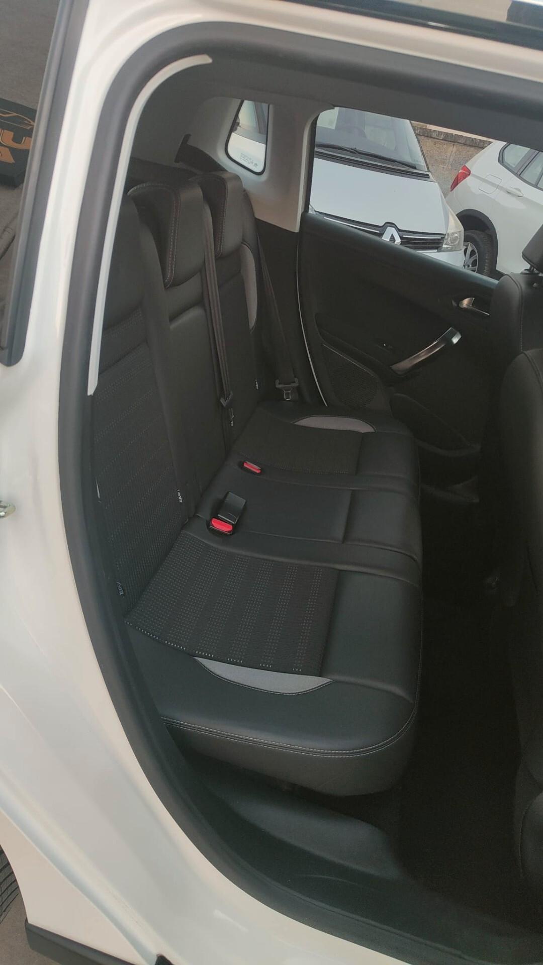 Peugeot 2008 1.6 e-HDi 115 CV Stop&Start Allure