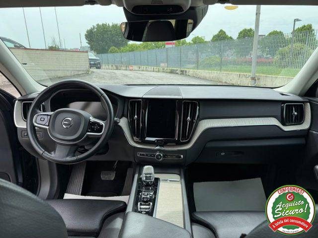 VOLVO XC60 B4 (d) AWD Inscription R.L.19" Sedili Pelle
