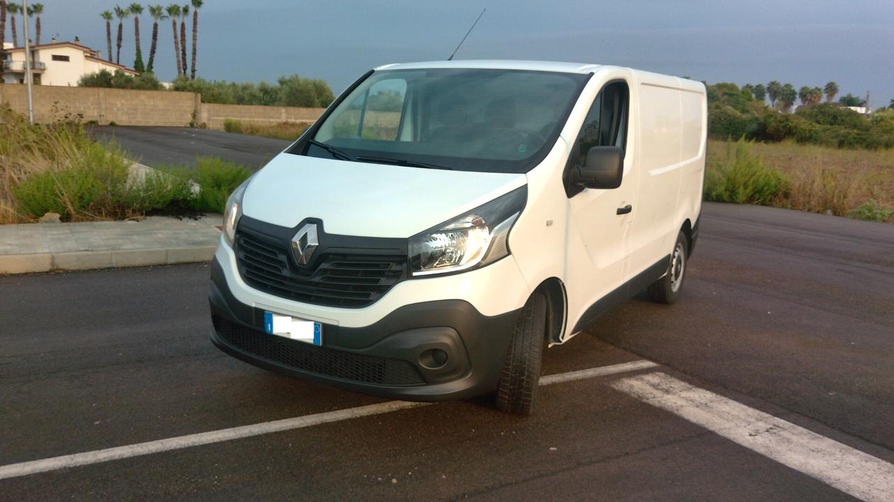 RENAULT TRAFIC