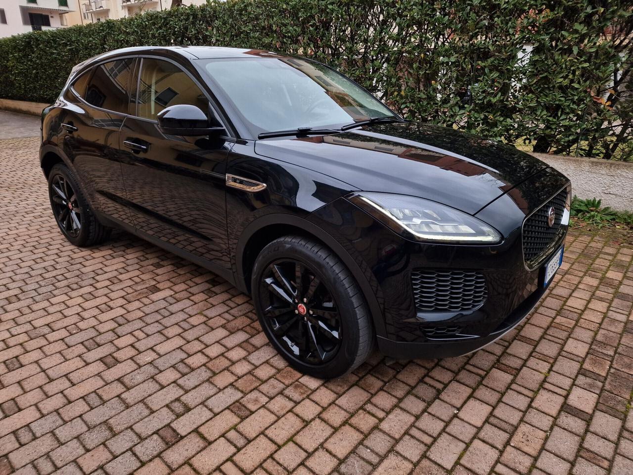 Jaguar E-Pace 2.0d 180 AWD TETTO