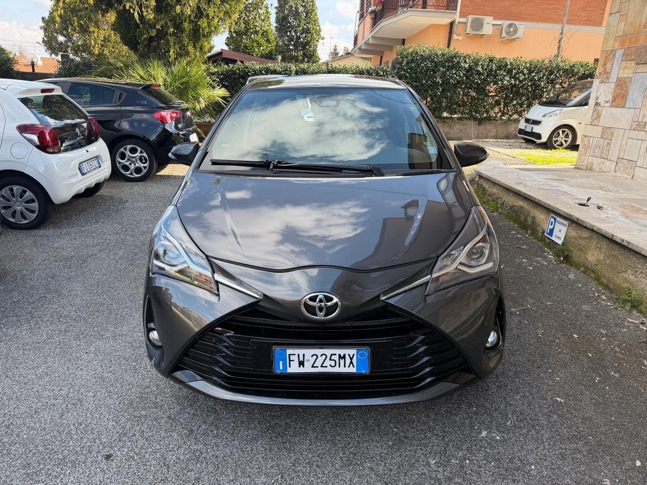 Toyota Yaris 1.0 72 CV 5 porte Lounge