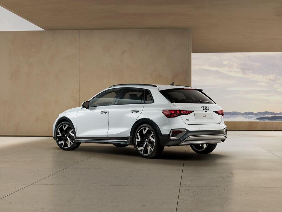 AUDI Audi A3 allstreet Identity Contrast TDI 110 kW S tronic