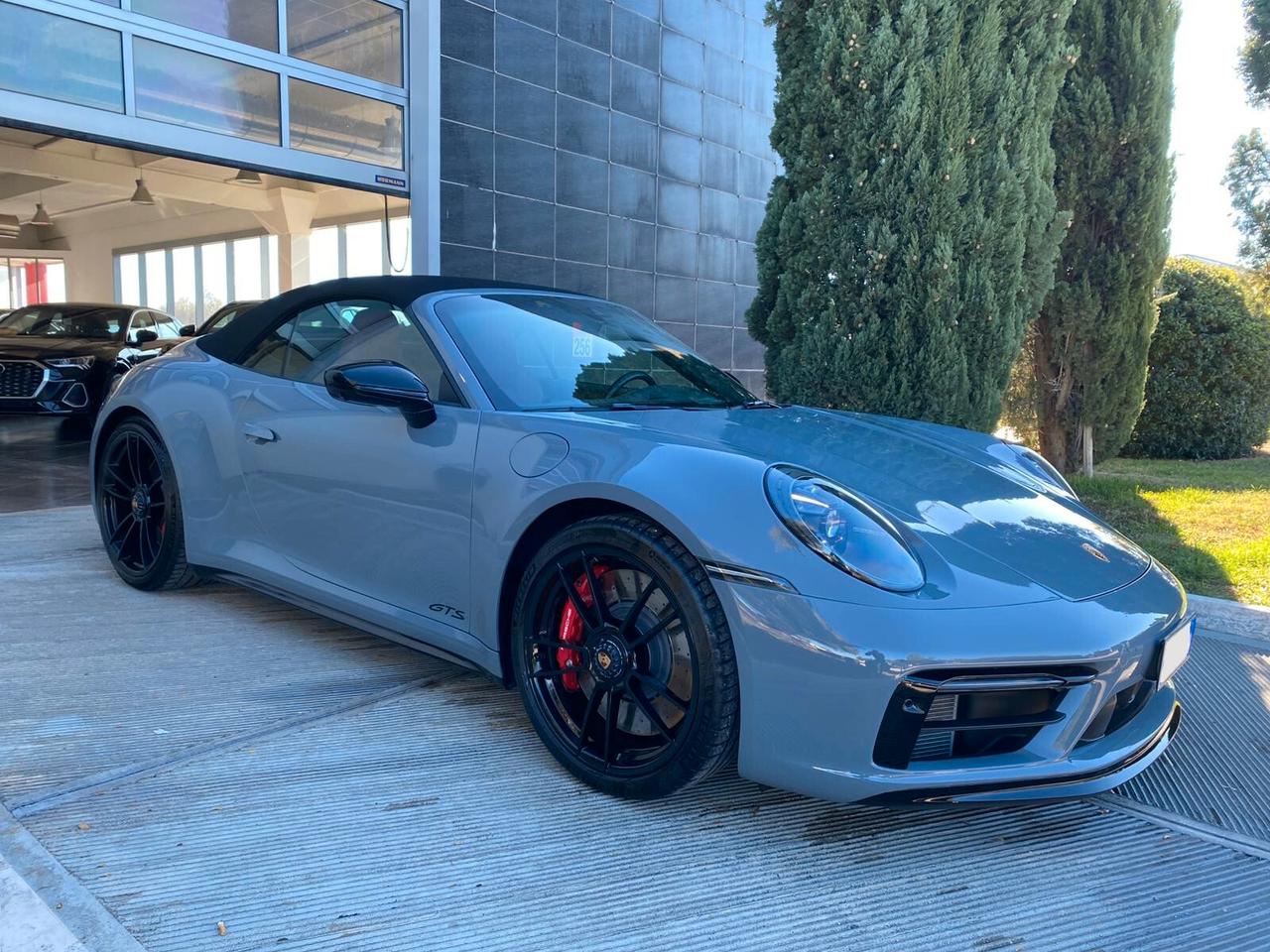 Porsche 911 Carrera 4 GTS Cabriolet