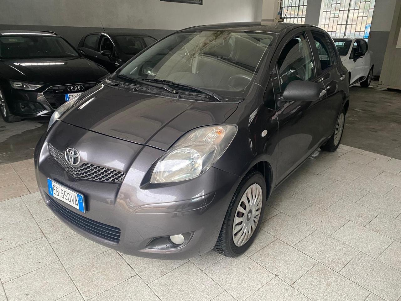 Toyota Yaris 1.0 5 porte Sol