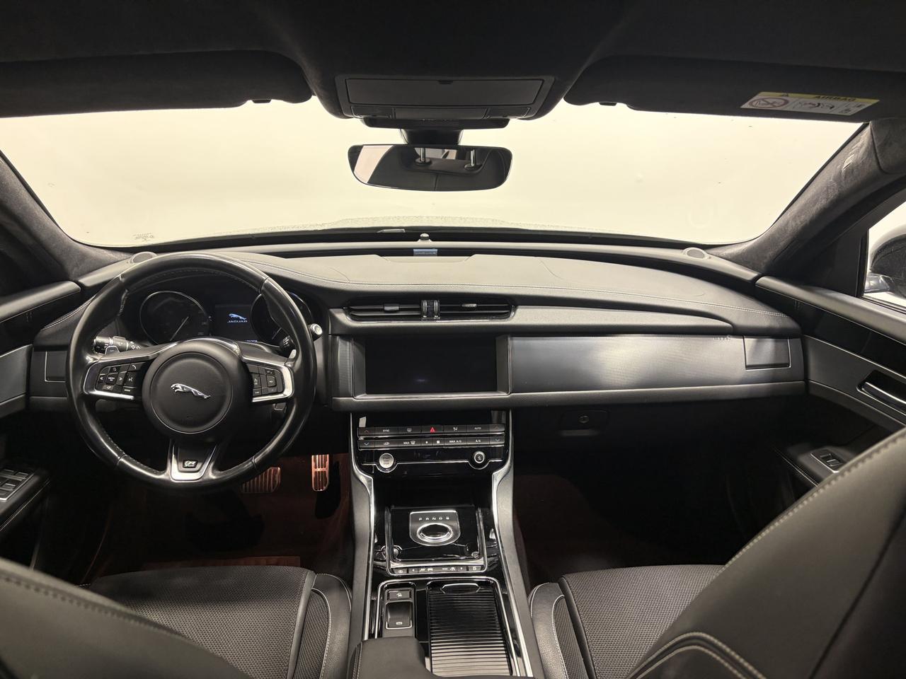 JAGUAR XF 2.0D AWD AUTO R- SPORT