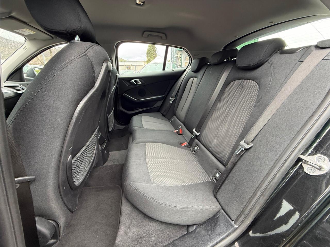 Bmw 116 116d 5p. Business Advantage