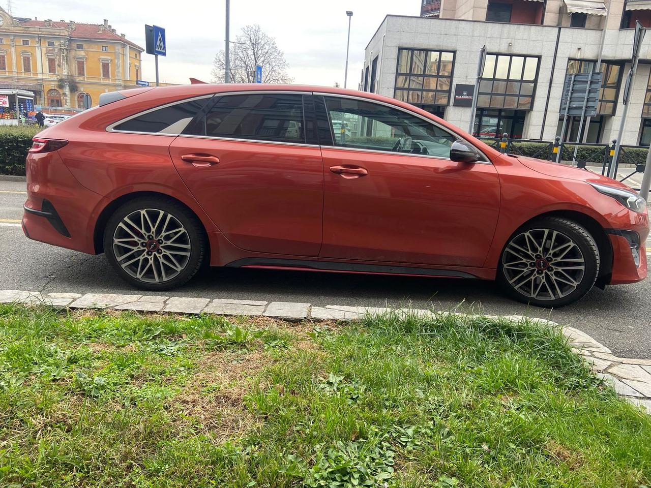 Kia ProCeed 1.6 T-GDI GT GT Line Plus