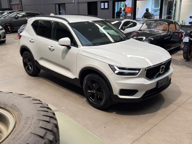 VOLVO XC40 T2 Geartronic Momentum *OK NEOPATENTATI / IVA*