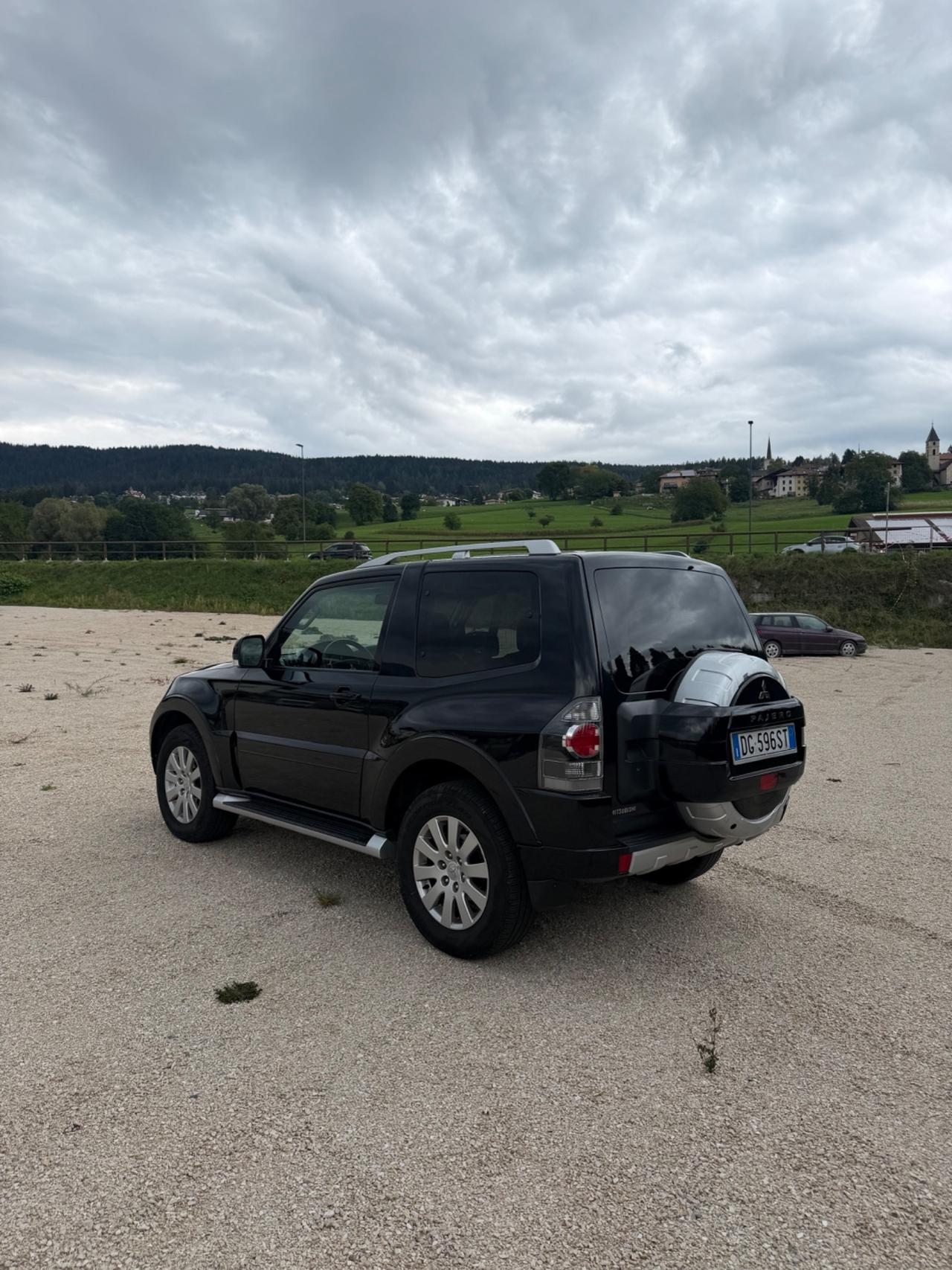 Mitsubishi Pajero 3.2 DI-D 16V aut. 3p