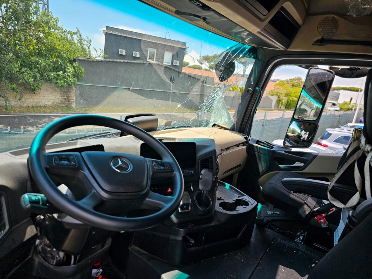 SINISTRATO Mercedes Benz ACTROS MOTRICE 1845