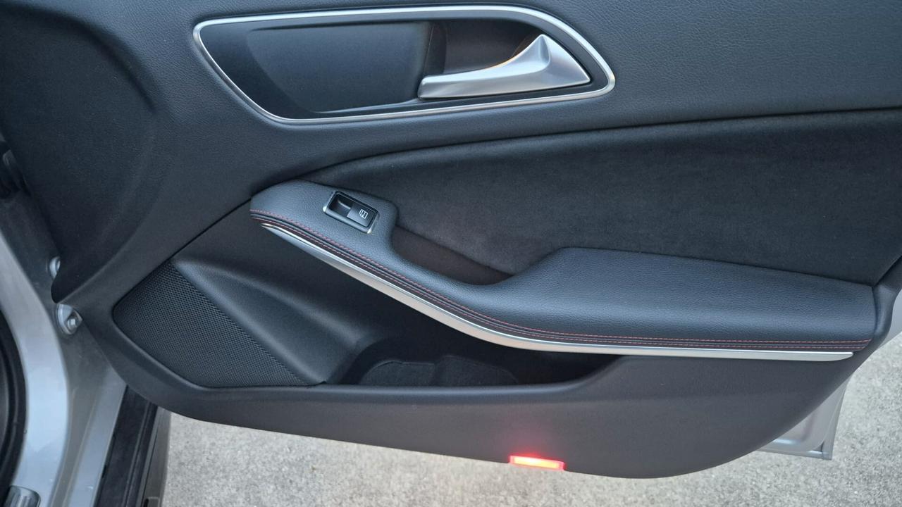 Mercedes-benz CLA 180 d Premium