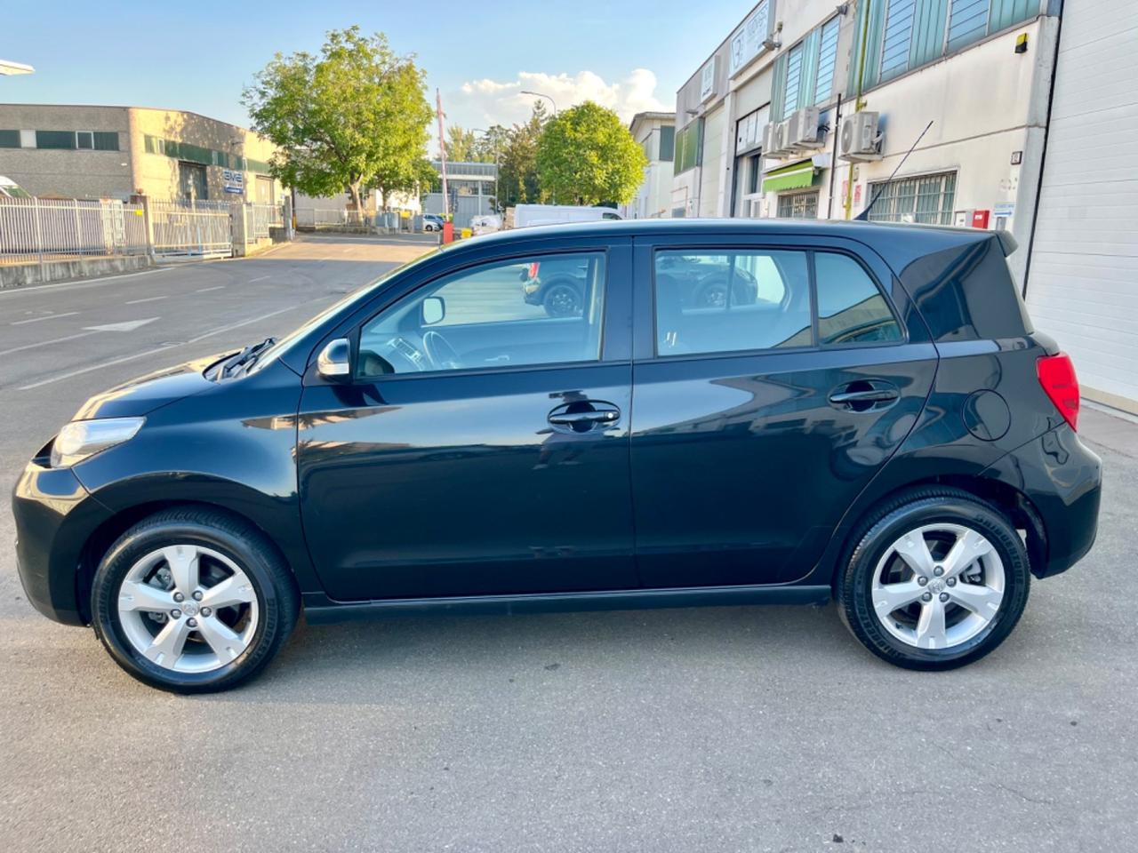 Toyota Urban Cruiser 1.4 D-4D 4x4 2012 145.000km perfetta