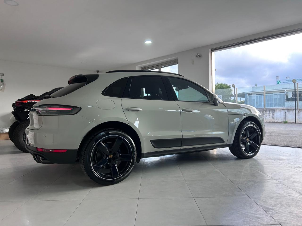 Porsche Macan 2.0 allestimento Full