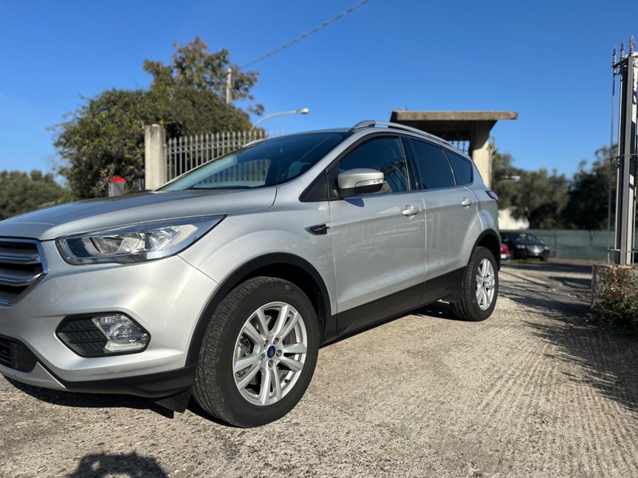 Ford Kuga 2.0 TDCI 120 CV S&S 2WD Powershift Business